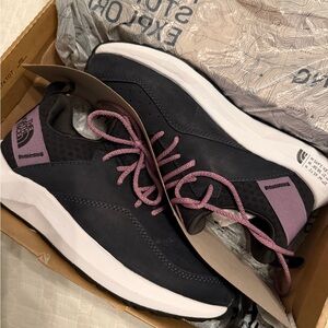 The North Face Women's Surge Highgate LS Sneakers